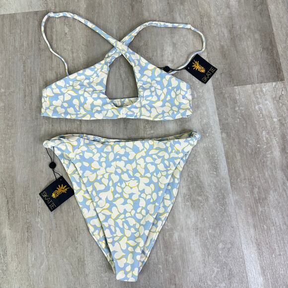 NEW Skatie Bikini Set in Nantucket Print Jasmine Top Salty Bottom Size Large - Picture 12 of 12